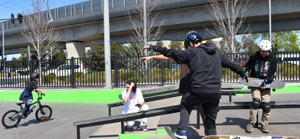 young people in skate workshop 